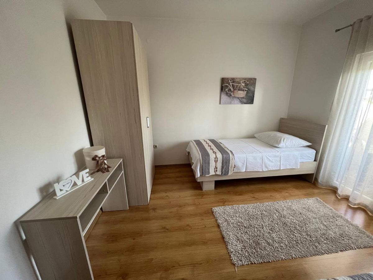 Apartman Burcul Sukošan Eksteriør billede